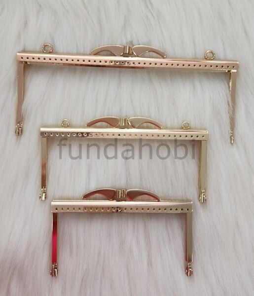 Kare Dikmeli Metal Çanta Bursu-Gold