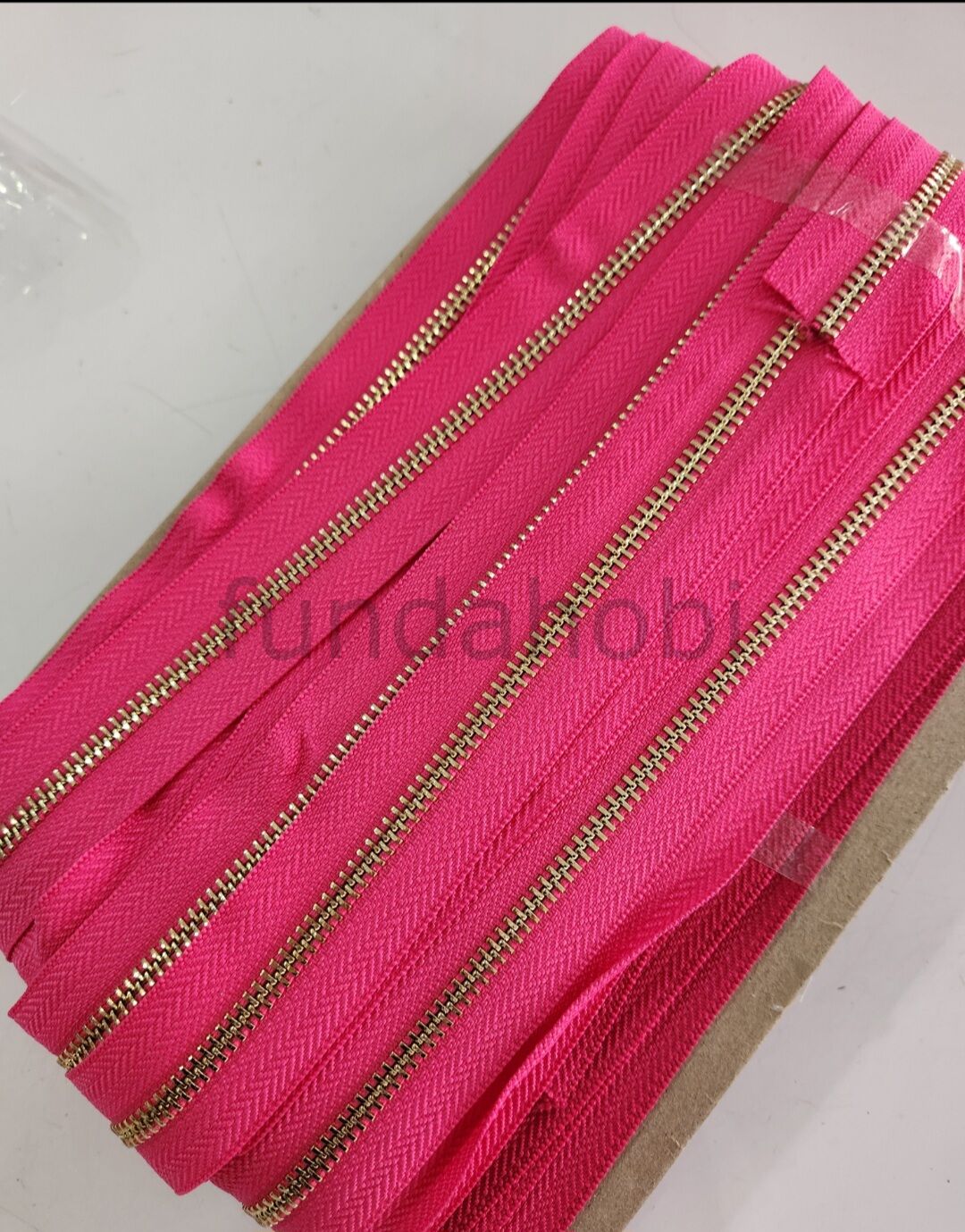 Çanta Fermuarı-Gold Demir Diş Fuşya 50 cm Başlıklı