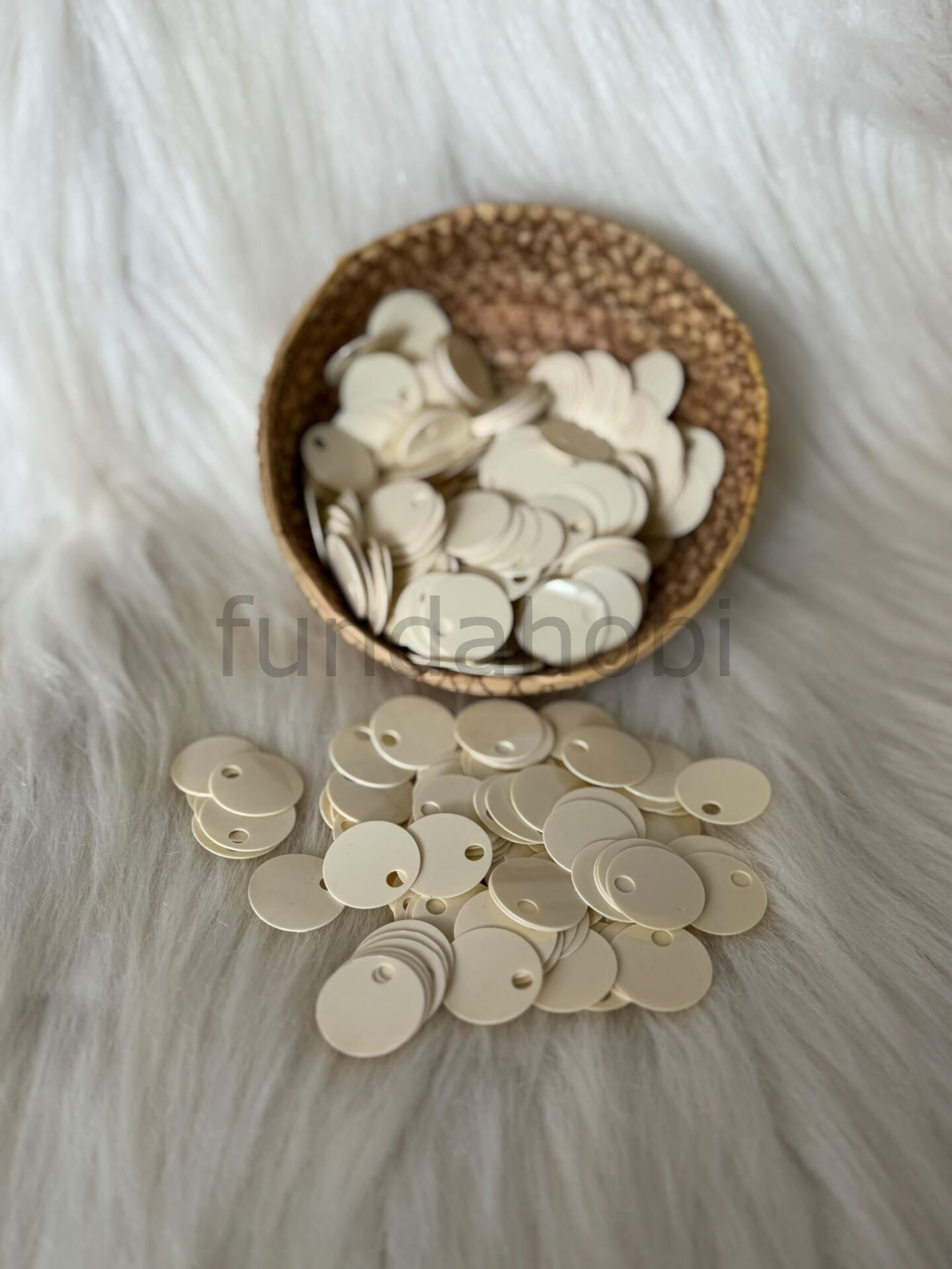 Çanta Pulu - 2 cm Geniş Delikli Patik Ve Süsleme Payeti-(Krem,Beyaz Tonlar) KREM
