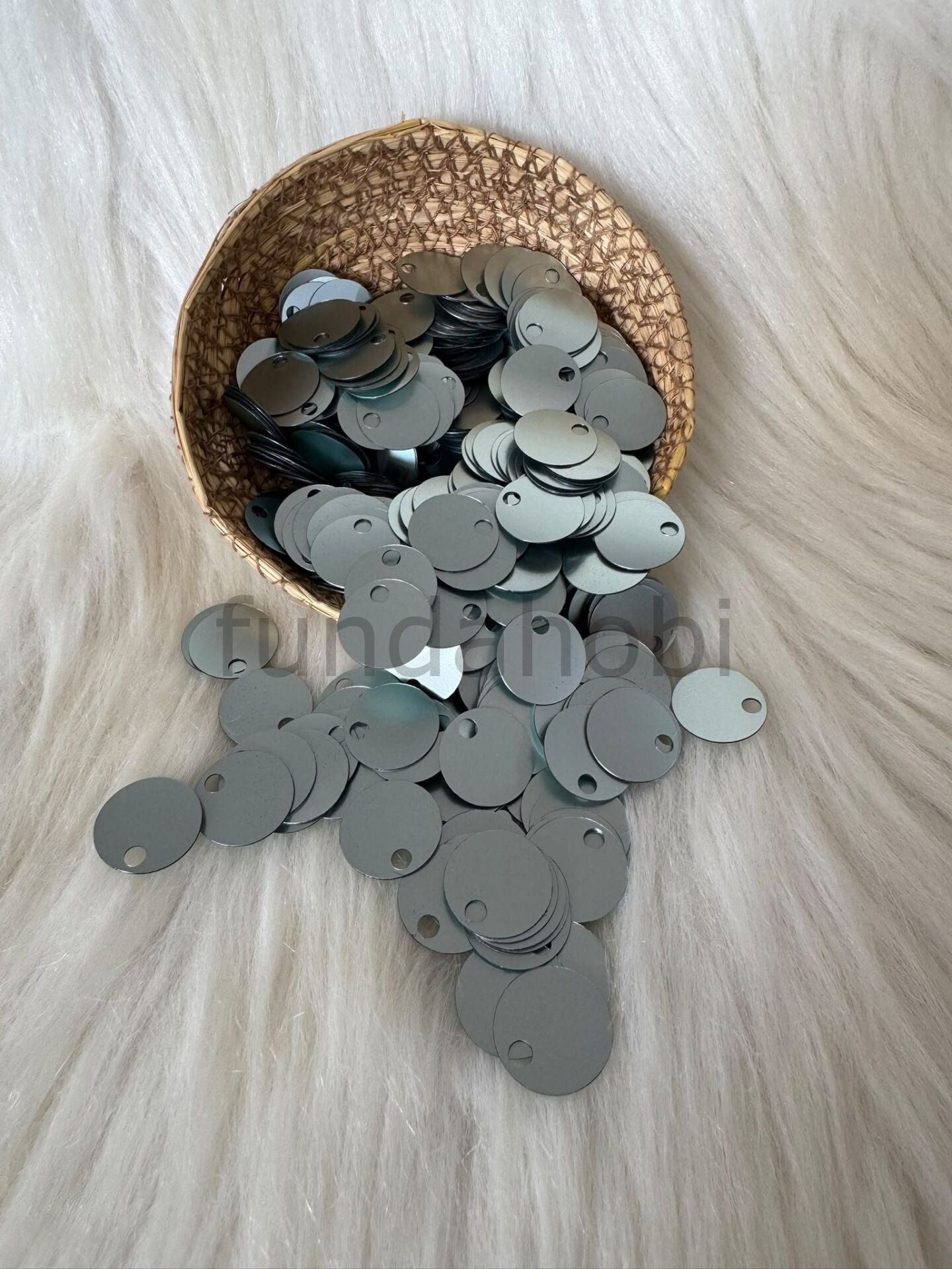 Çanta Pulu- 2 cm Geniş Delikli Patik Ve Süsleme Payeti-(Gold,Gümüş,Siyah Renkler) Mat Gri