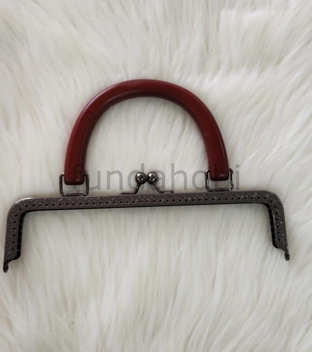 Masif Kulplu Metal Burs SİYAH