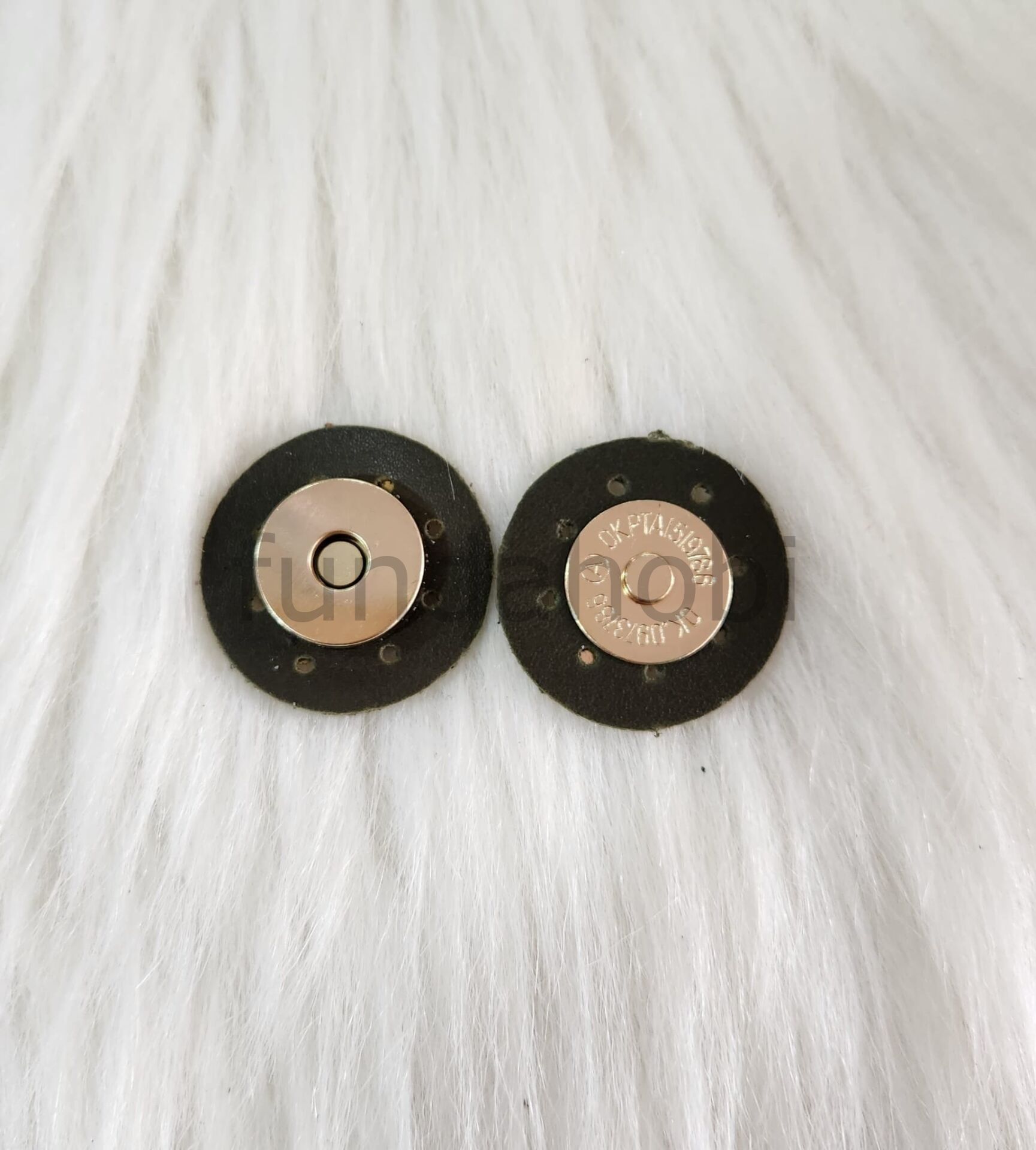 Dikmeli Deri Çıtçıtlar (Gold detaylı) Haki