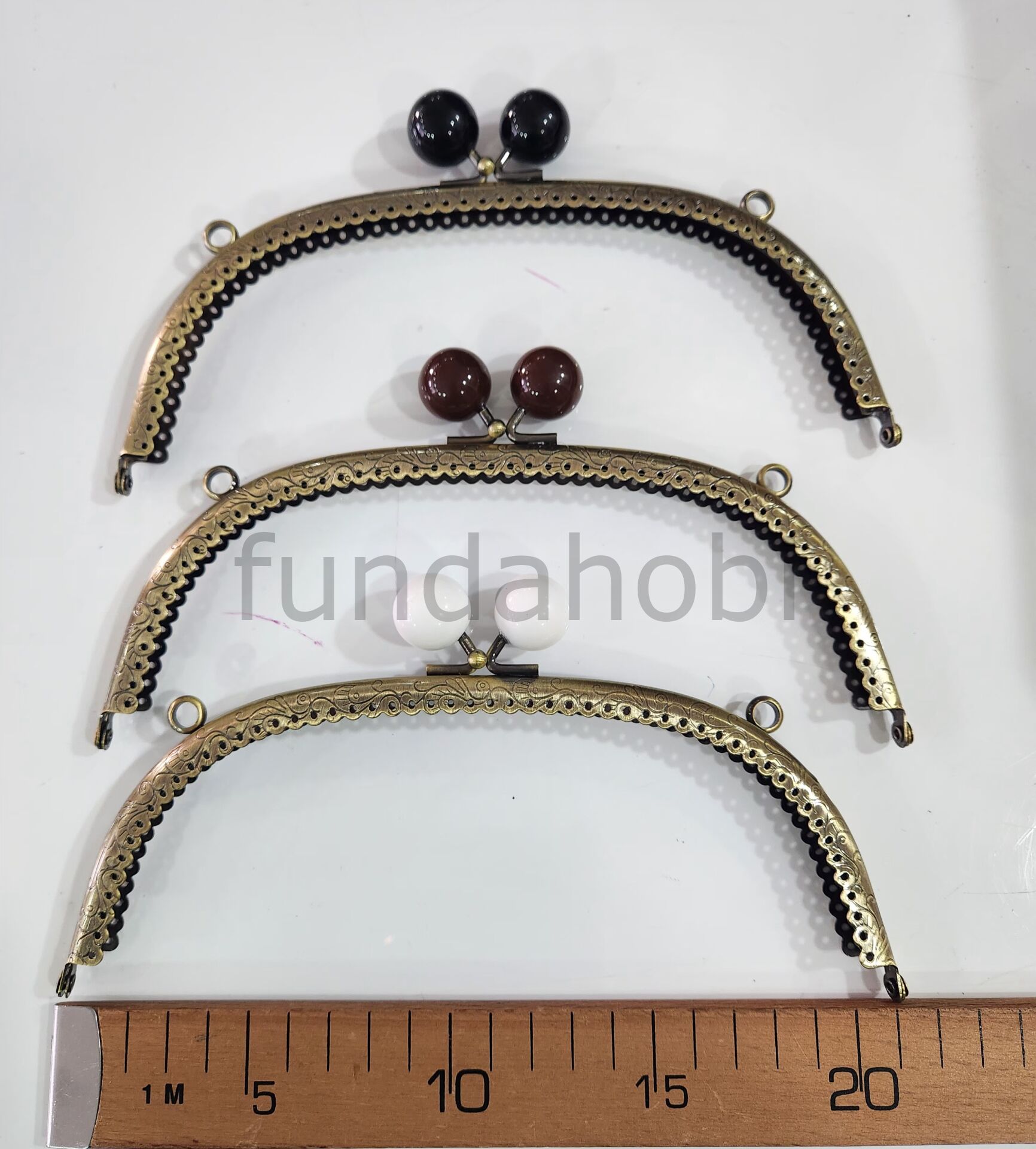 Boncuklu Metal Burs-Antik Oval 20 cm