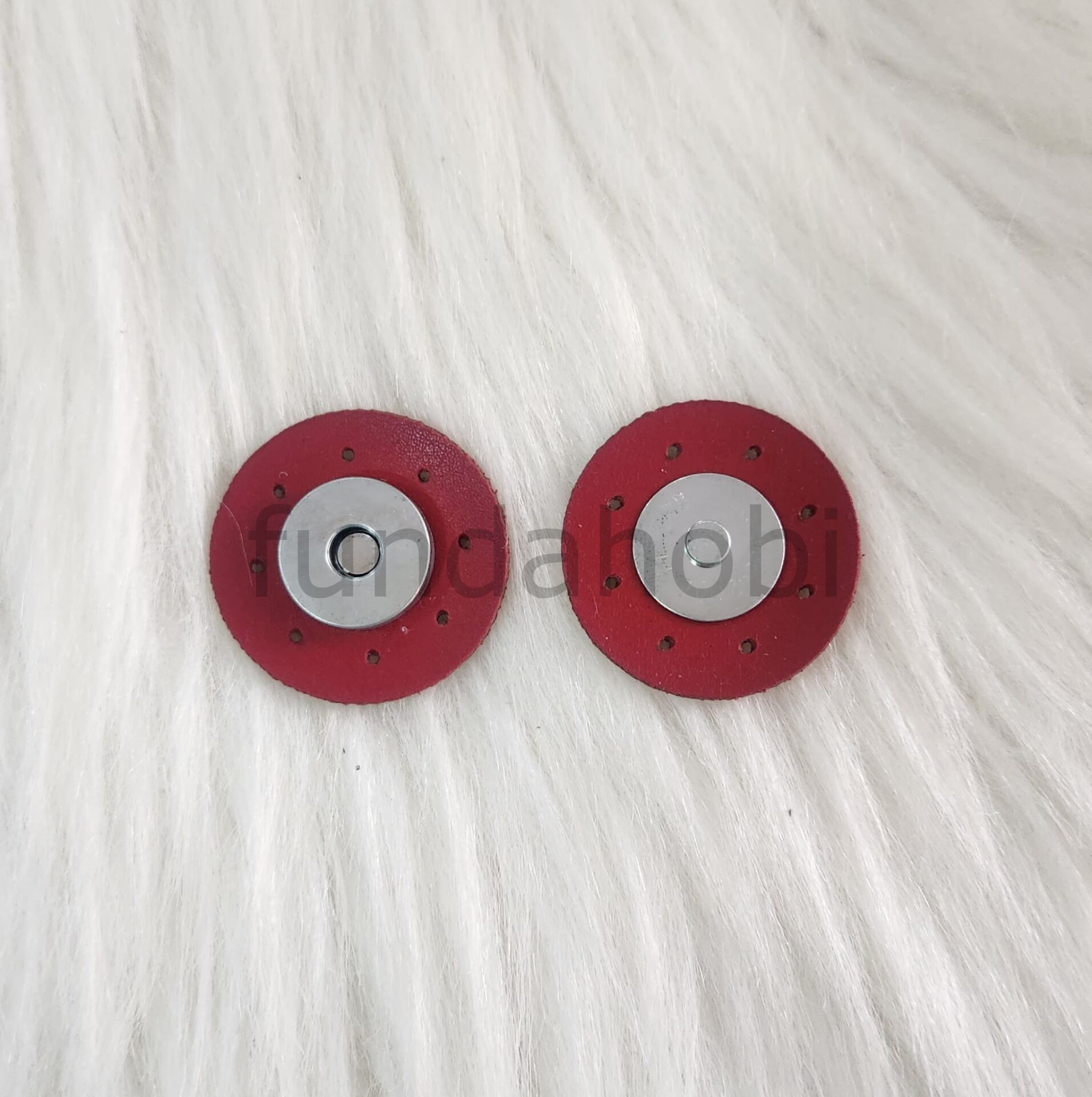 Dikmeli Deri Çıtçıtlar (Gümüş detaylı) Kırmızı