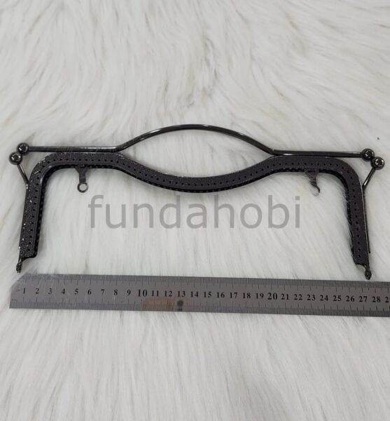 Tutma Saplı Dikmeli Metal Çanta Bursu SİYAH