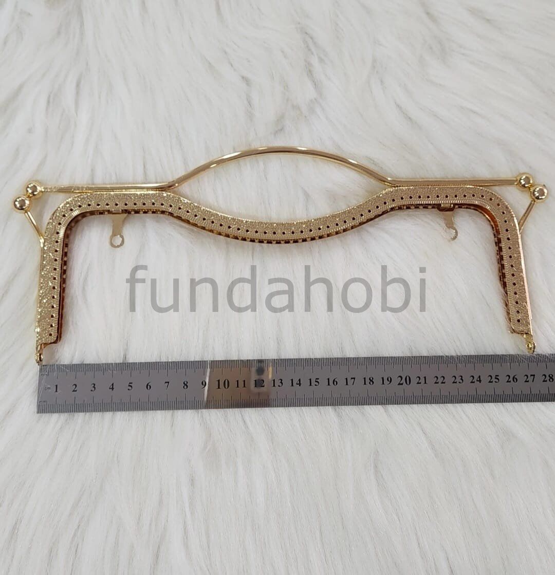 Tutma Saplı Dikmeli Metal Çanta Bursu Gold