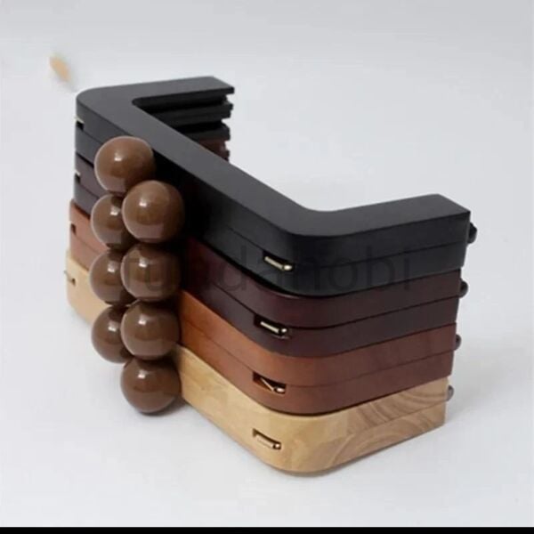 BONCUKLU MIKNATISLI AHŞAP BURS 20 CM -KARE