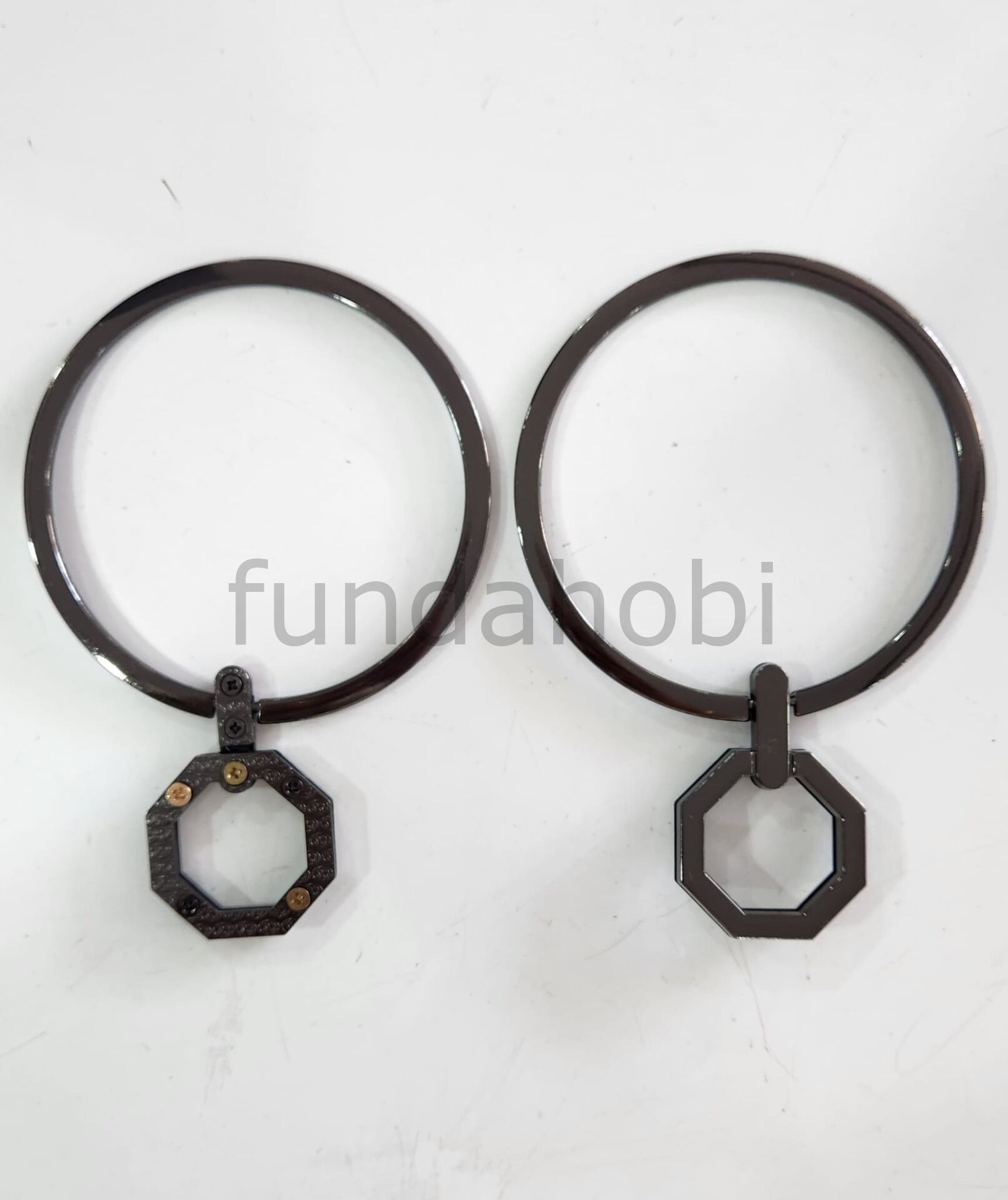 Altıgen Detaylı Metal Kulp SİYAH