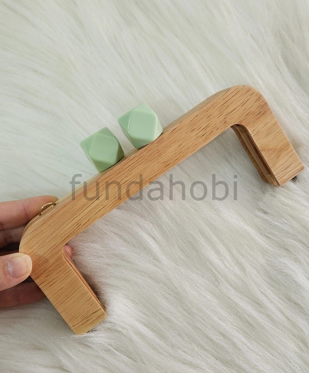 Boncuklu Mıknatıslı&Vidalı Ahşap Burs MİNT