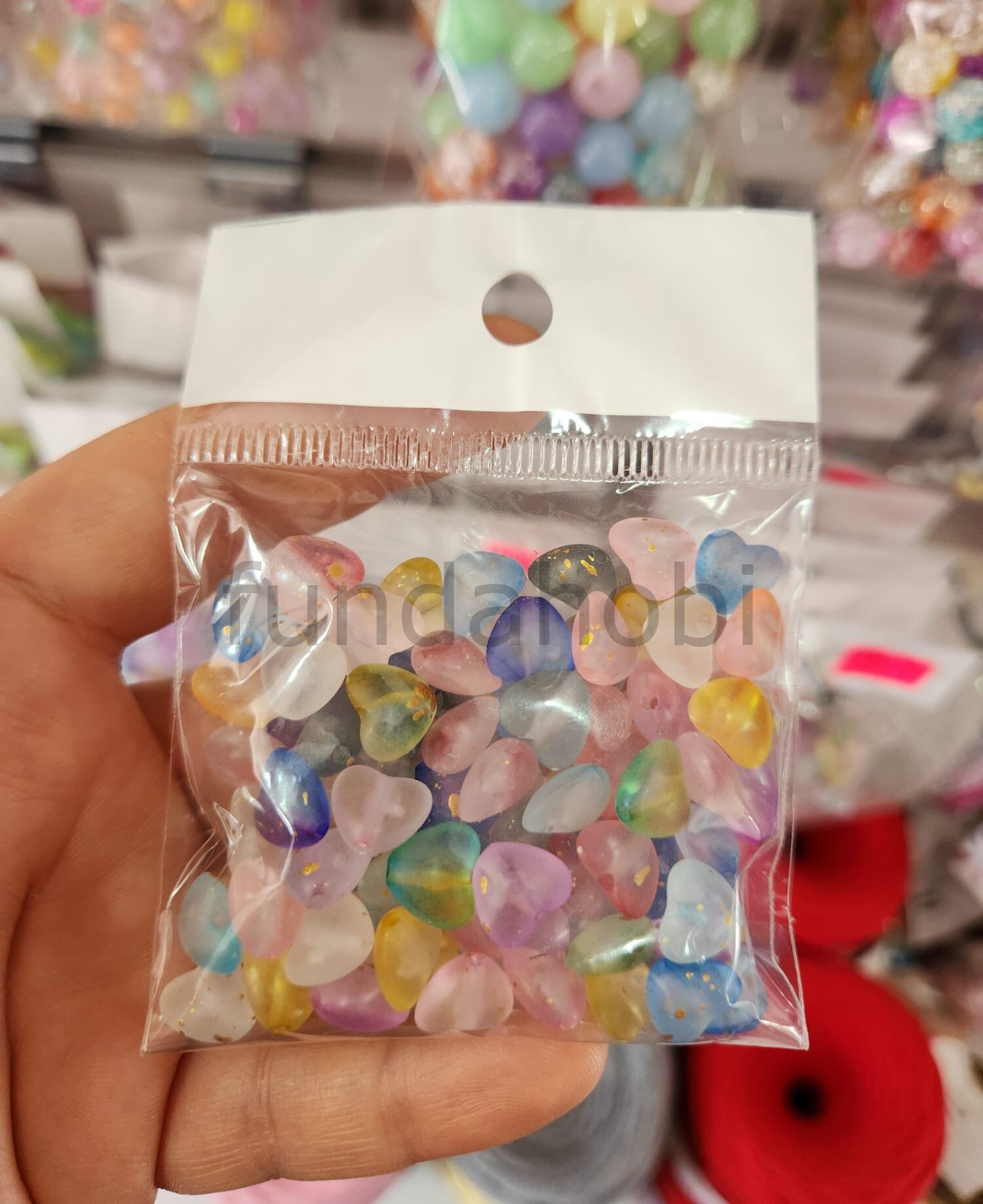 Renkli Buzlu Kalp Akrilik Boncuk Takı Yapım Malzemesi 9x10 mm - 30 gr Paket