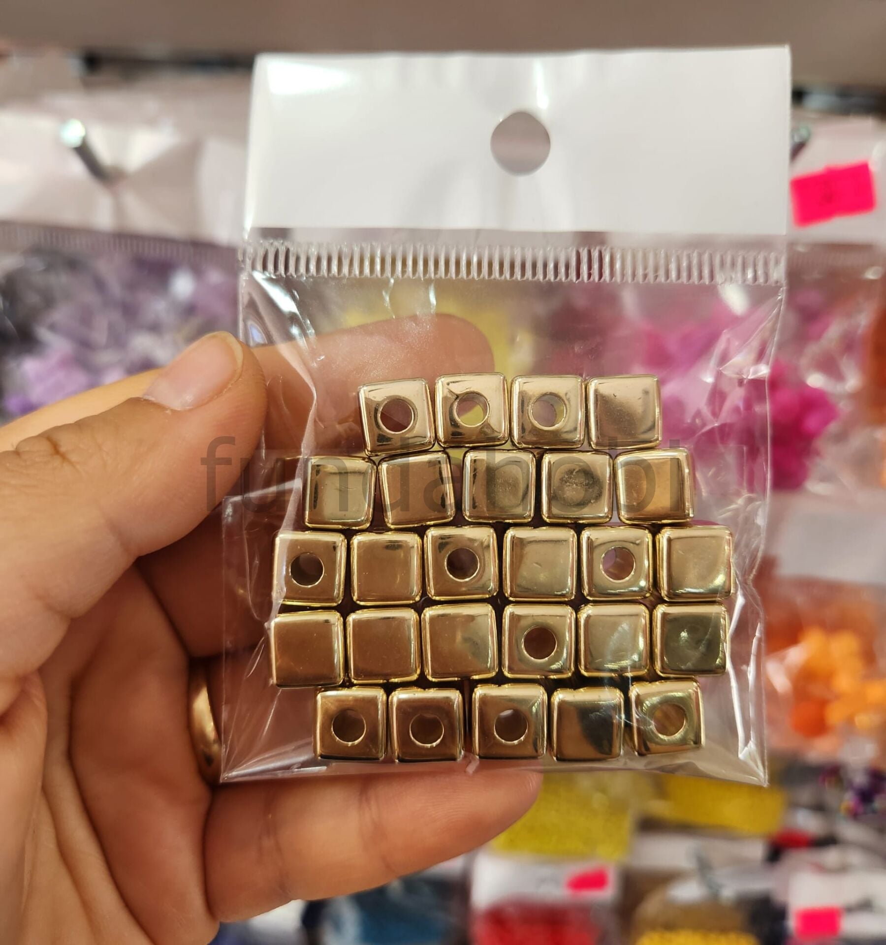 10 mm Janjanlı Küp Boncuk Kare Akrilik Takı ve Çanta Yapım Boncuğu (Renk Seçenekli) Gold