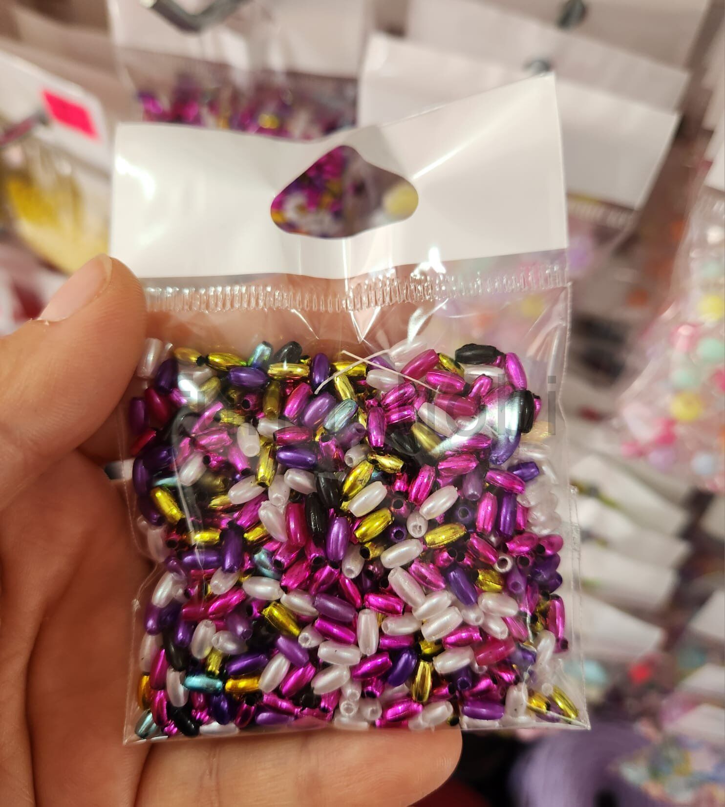 Karışık Renkli Arpa Plastik Boncuk 3x6 mm 20 gr